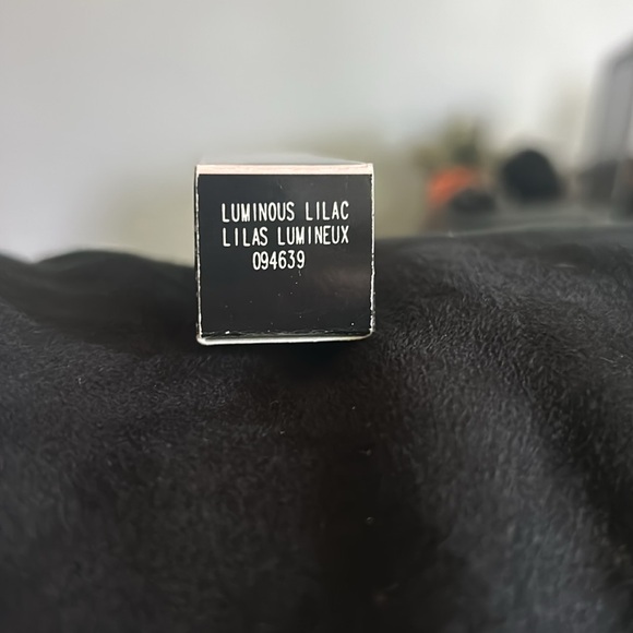 Mary Kay gel semi shine lipstick - Picture 2 of 2